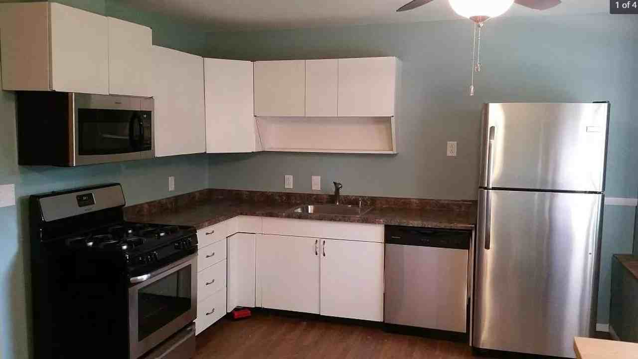 2902 Lawndale Dr - Photo 2 of 4