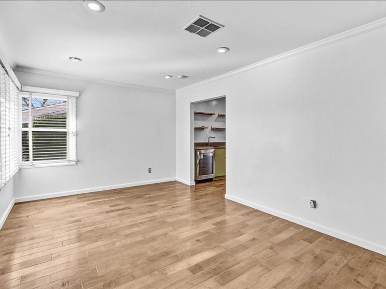 7320 Purdue Ave - Photo 6 of 29