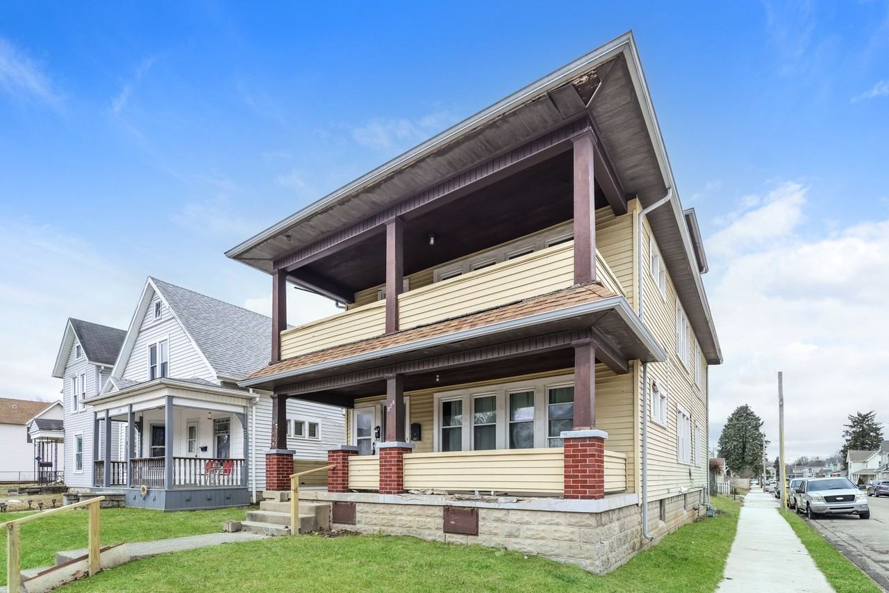 327 N Shaffer St - Photo 2 of 10