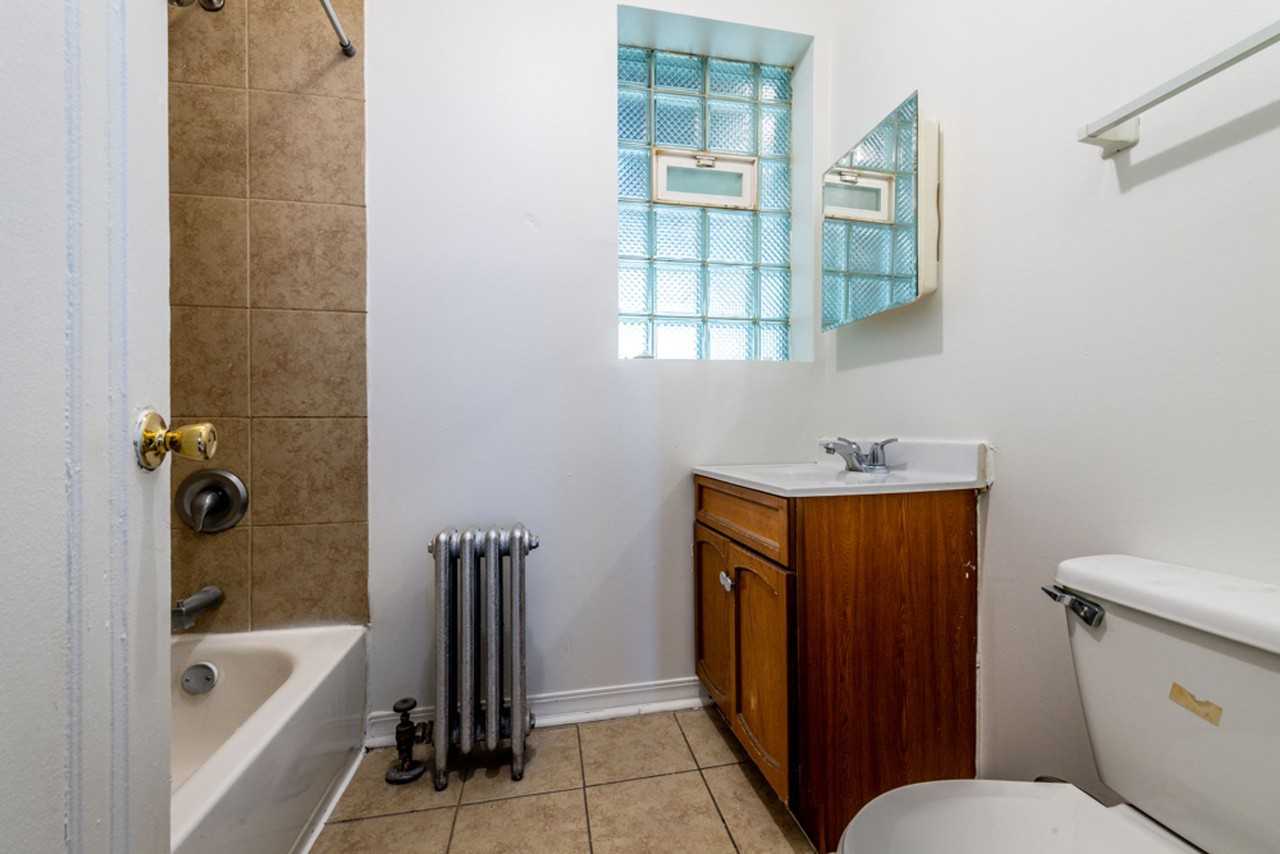 654 N Pine Ave 5501 - Photo 2 of 25