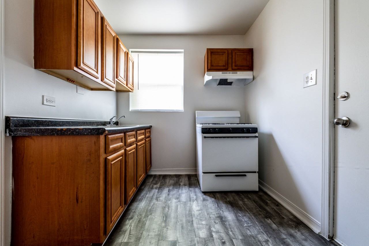 654 N Pine - Photo 4 of 24