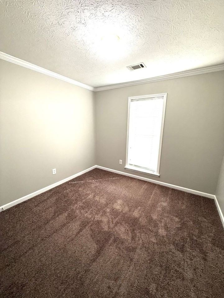 1324 Cameron Ct - Photo 6 of 17