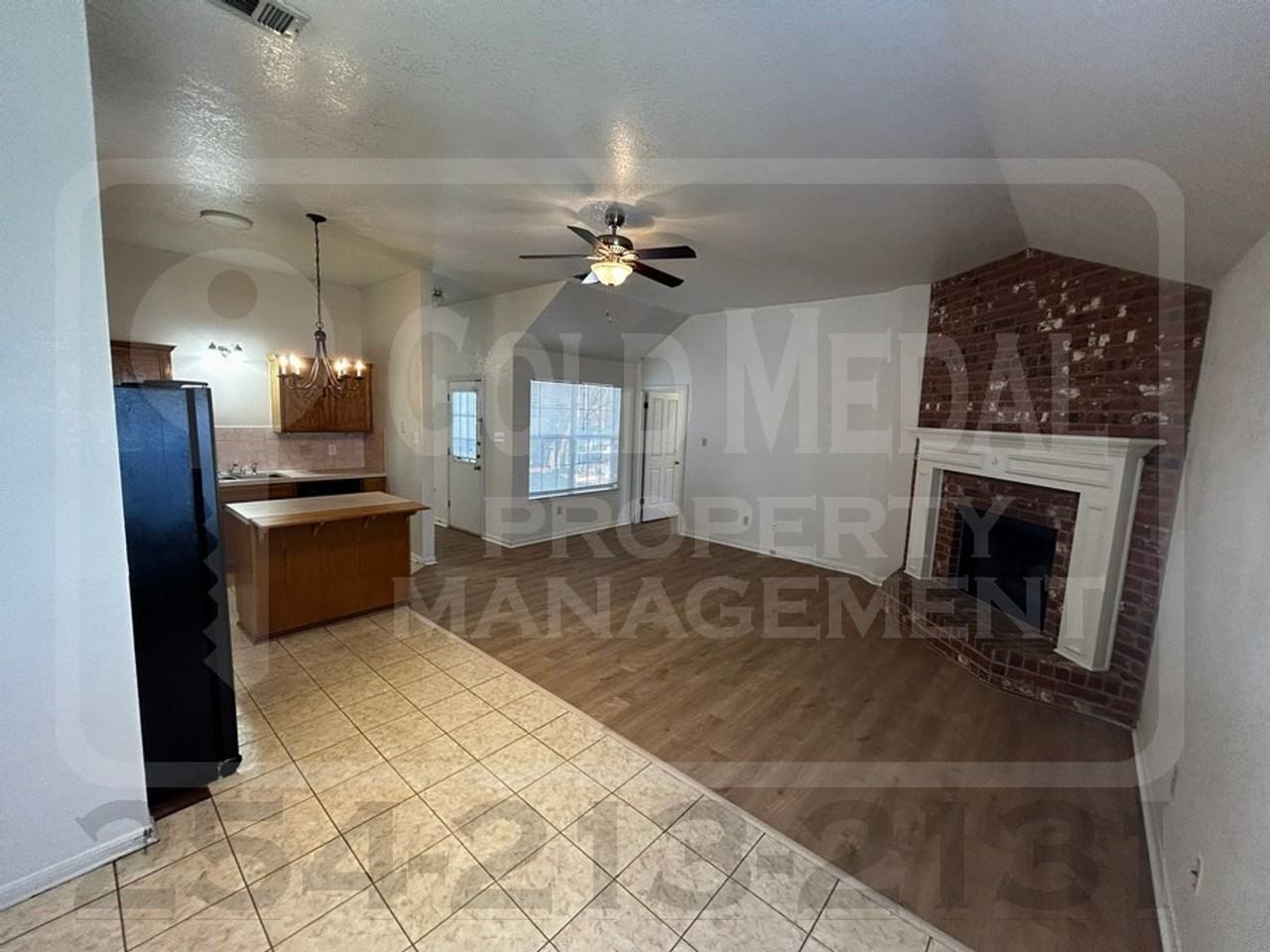 1805 Diana Ln - Photo 3 of 30