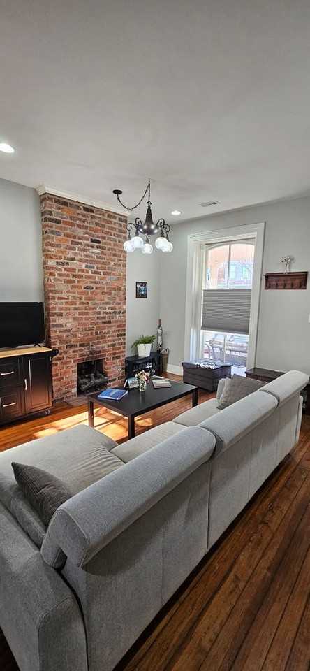 2818 E Grace St - Photo 3 of 17