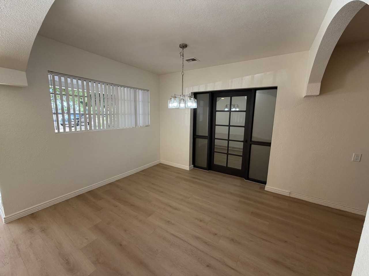 1116 E 1st Ave - Photo 5 of 50