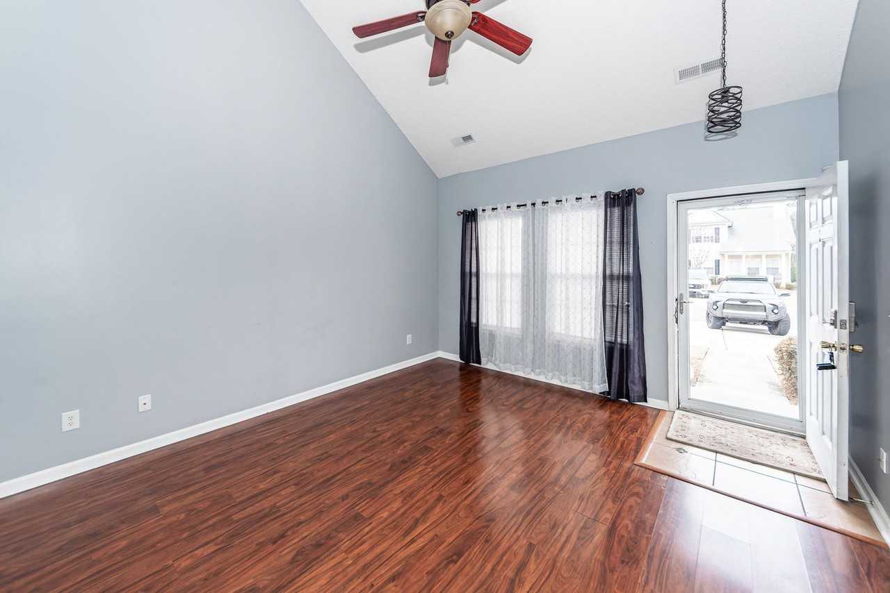 212 Congaree River Dr - Photo 7 of 32