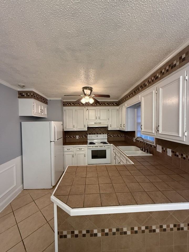 337 N Royal Tower Dr - Photo 6 of 11