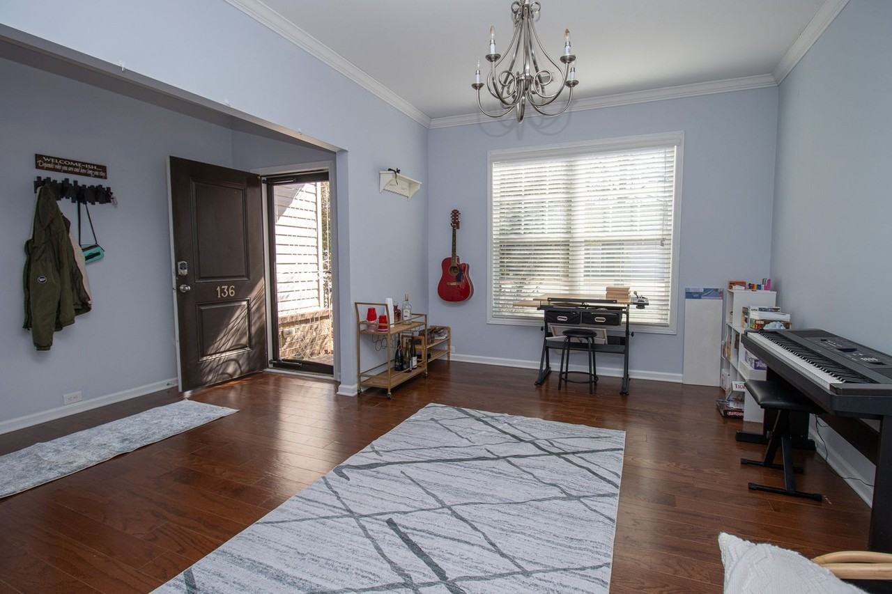 136 Hay Meadow Ln - Photo 3 of 33