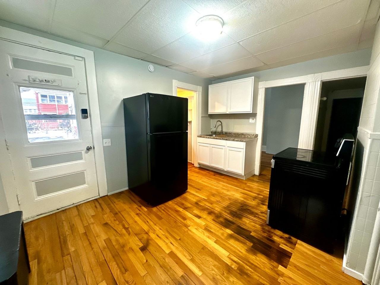 878 Chicopee St - Photo 2 of 20