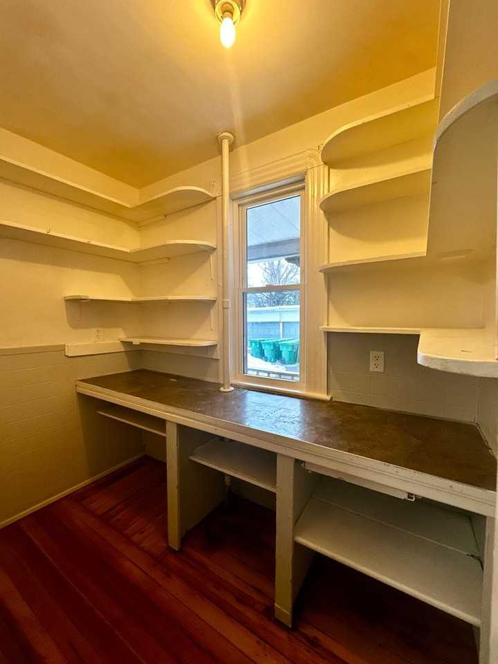 878 Chicopee St - Photo 7 of 20