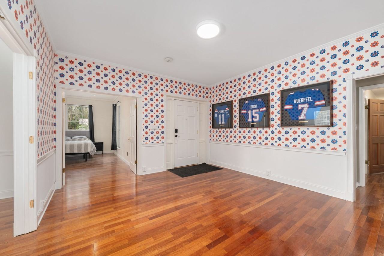 2222 W University Ave - Photo 4 of 50