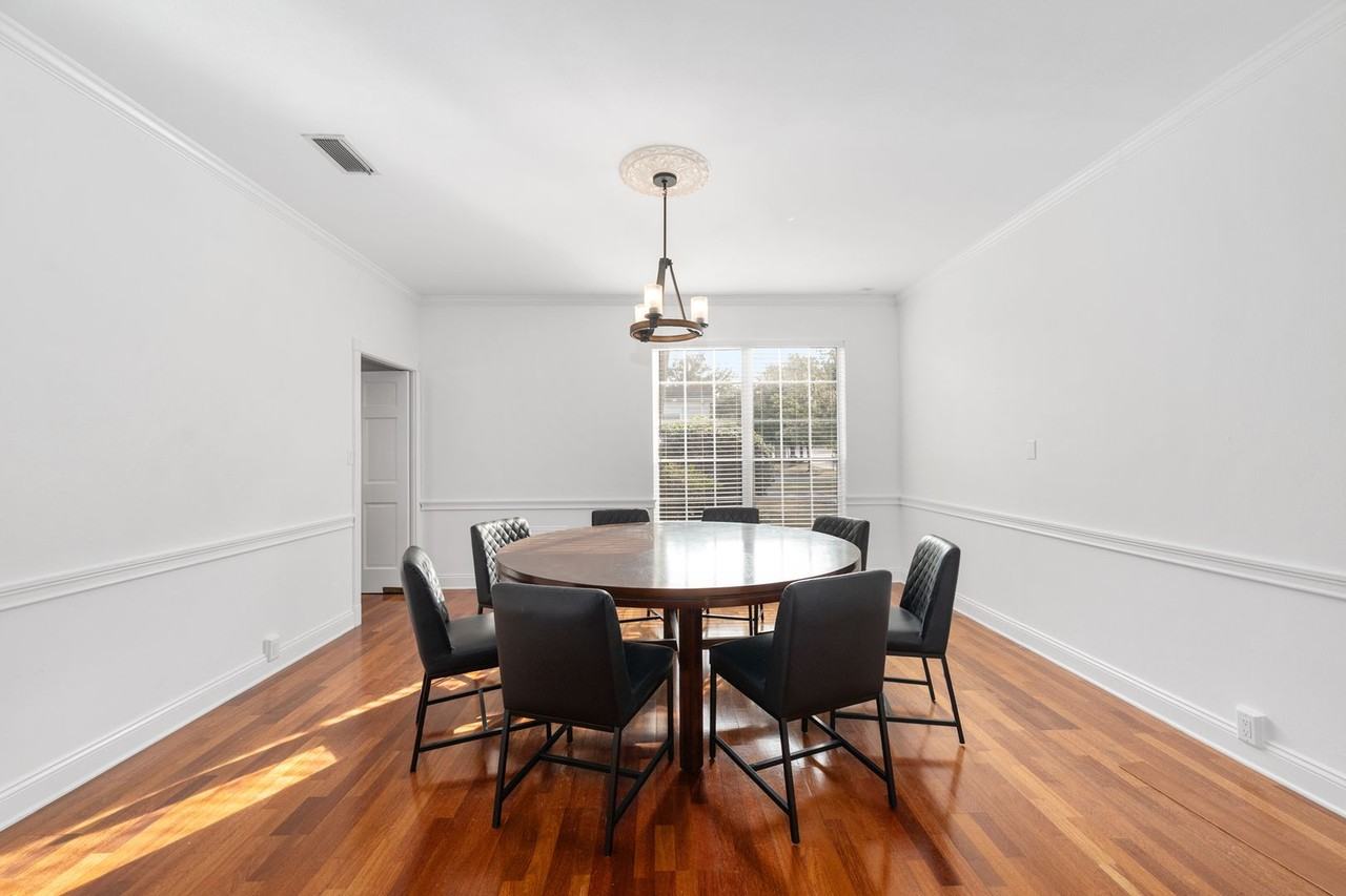 2222 W University Ave - Photo 6 of 50