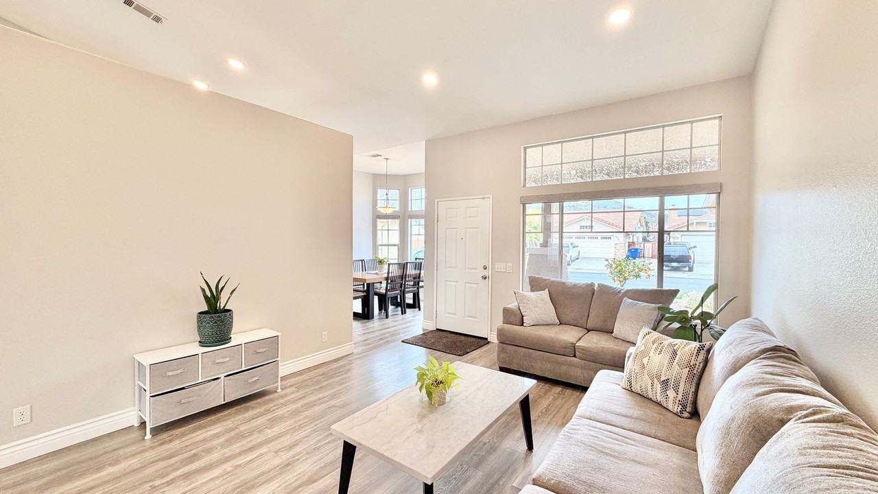 4853 Lake Shore Pl - Photo 3 of 50