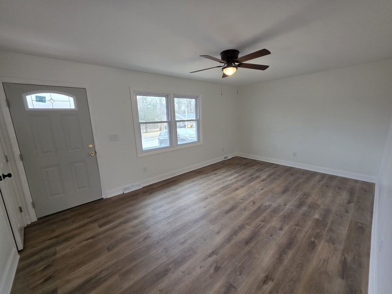 3701 Bahama Dr - Photo 3 of 14