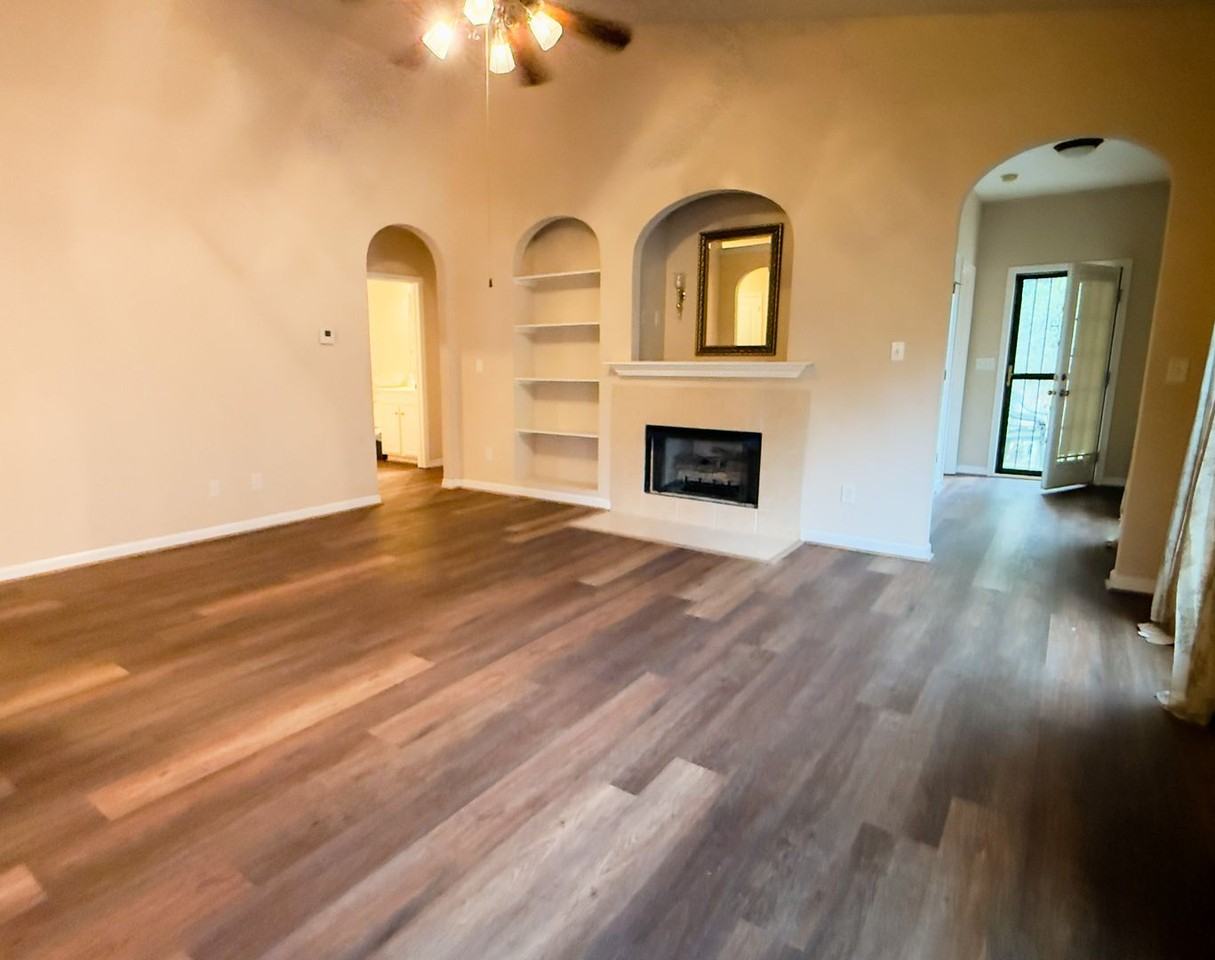 4865 Longmeadow Dr - Photo 4 of 11