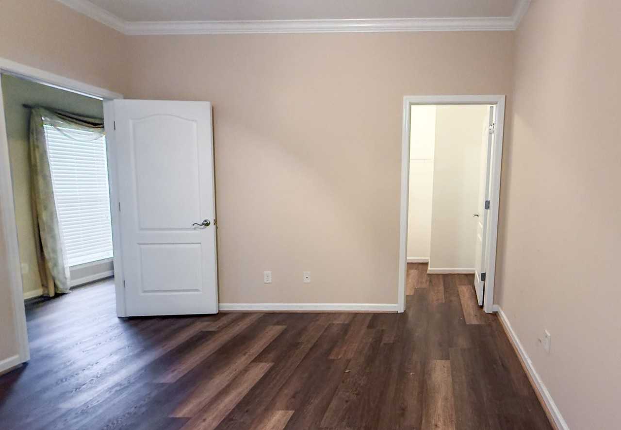 4865 Longmeadow Dr - Photo 7 of 11