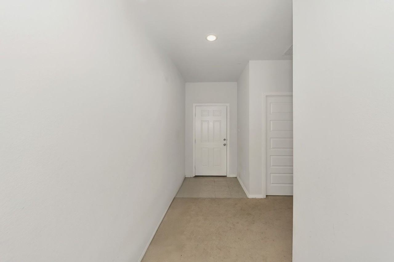 2213 Pacific Ave - Photo 3 of 24