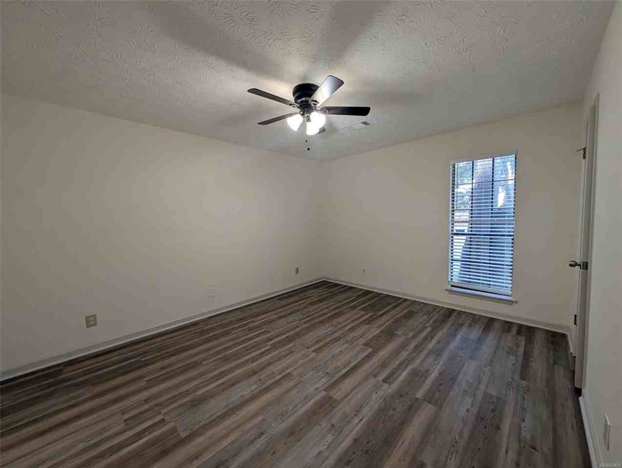 6025 Oldcastle Pl - Photo 3 of 25