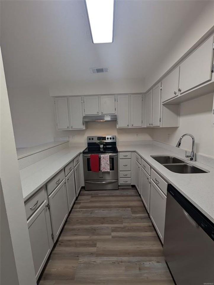 6025 Oldcastle Pl - Photo 6 of 25