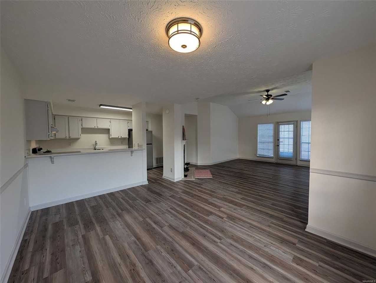 6025 Oldcastle Pl - Photo 7 of 25