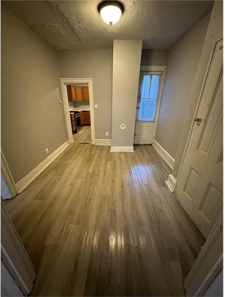 1226 W Firth St - Photo 4 of 12