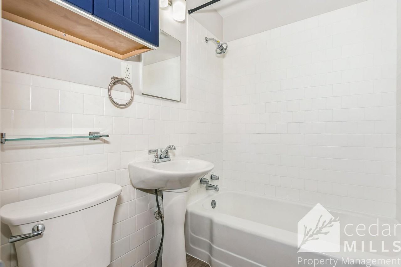 420 N Custer St - Photo 7 of 12