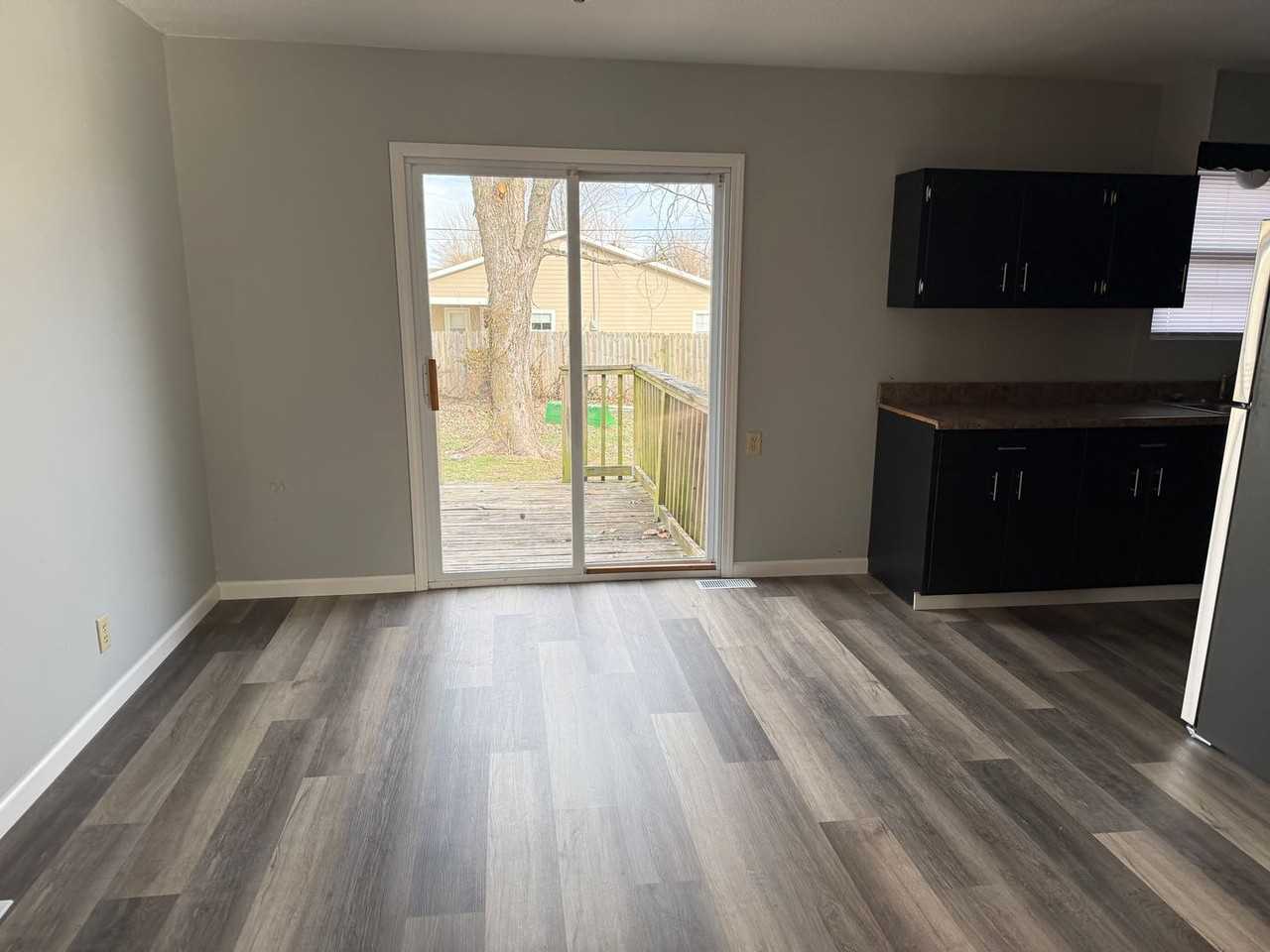 433 Kansas Dr - Photo 3 of 25