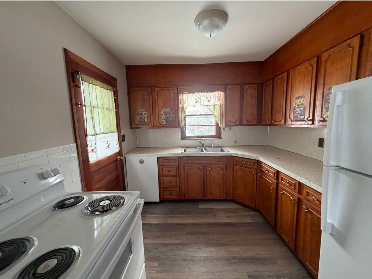 2147 Highway 75 - Photo 6 of 15