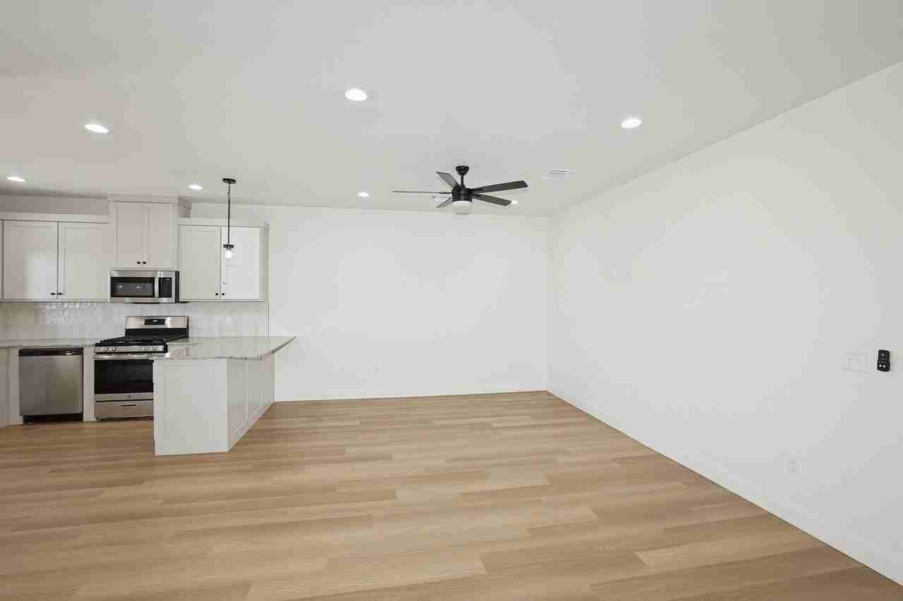 10374 Tierra Santa Dr - Photo 4 of 27