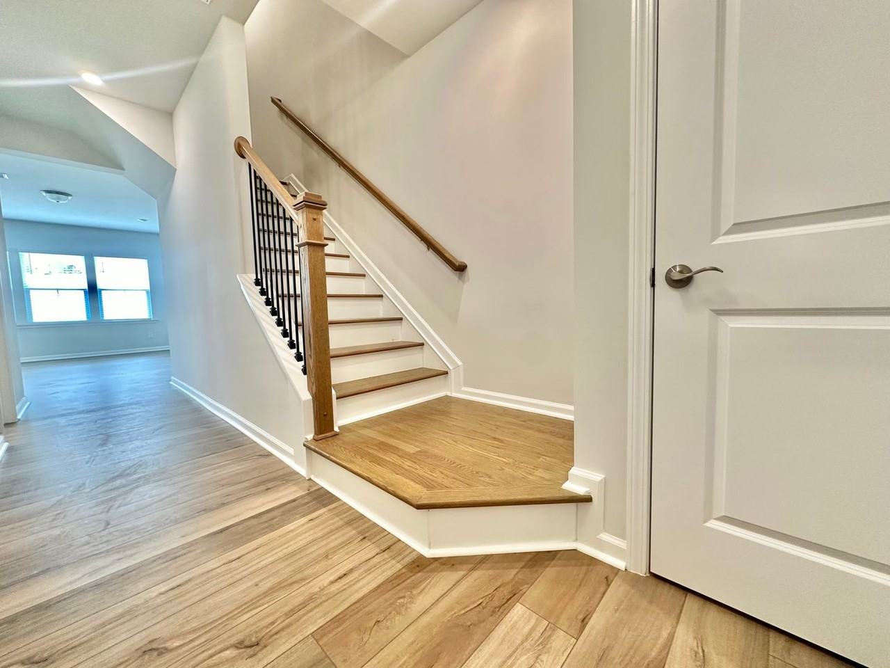 2119 Sun Vibes Way - Photo 4 of 44