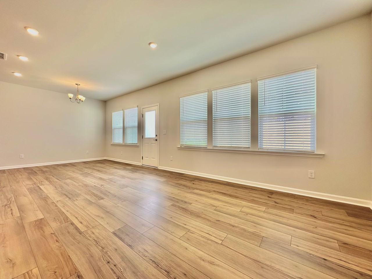 2119 Sun Vibes Way - Photo 6 of 44