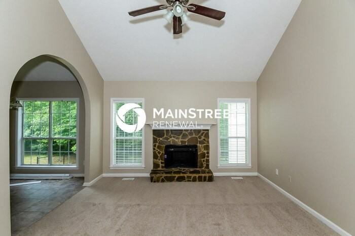 121 Aristocratic Way - Photo 3 of 15