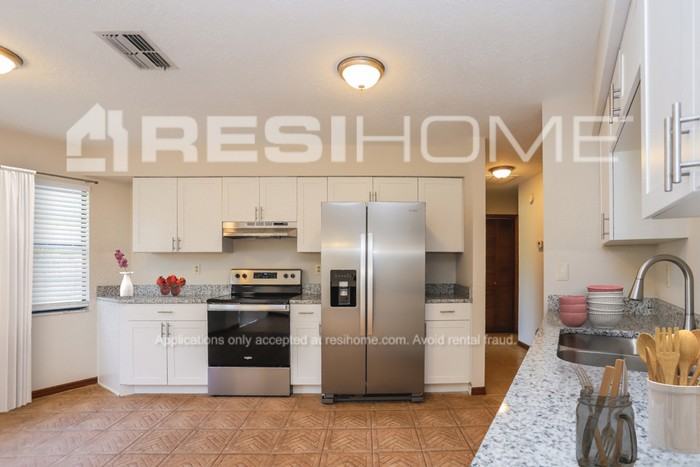 11067 Marquette St - Photo 2 of 16