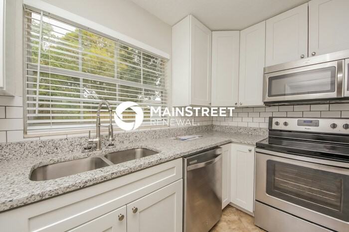 704 Gregory Dr - Photo 7 of 16