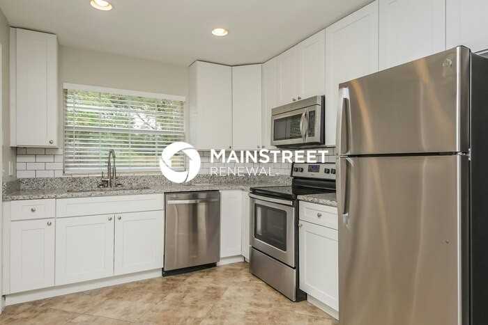 704 Gregory Dr - Photo 7 of 16