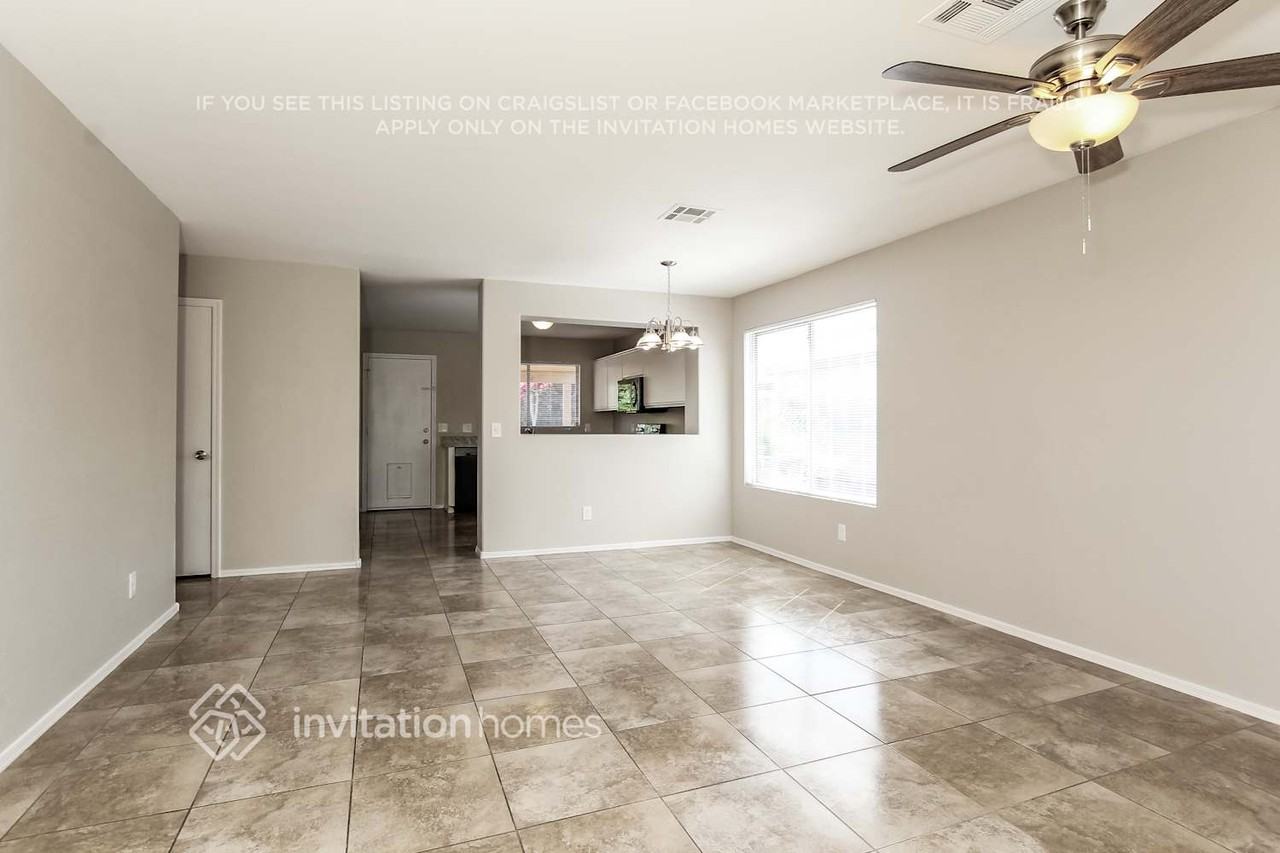 15937 W Elm St - Photo 4 of 16