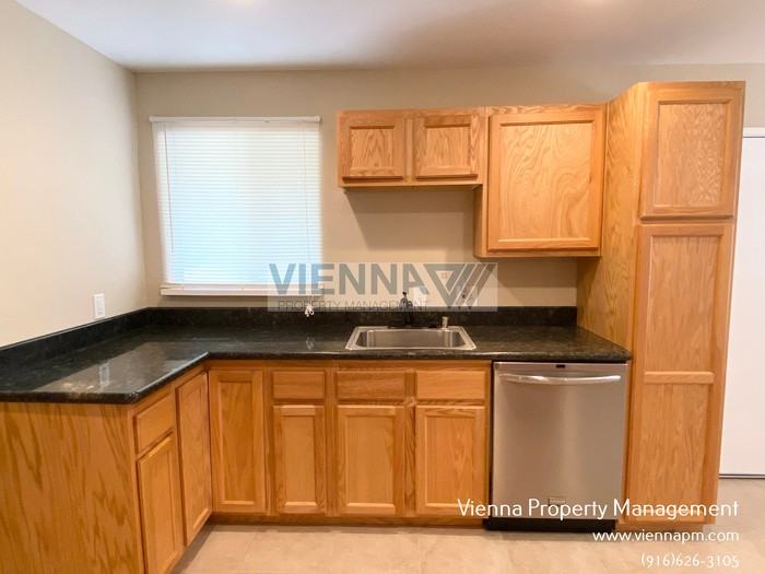 5280 5th St - Photo 7 of 24