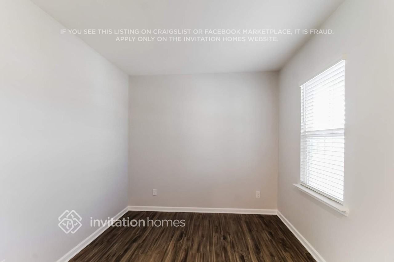 870 Pebble Blvd - Photo 6 of 26