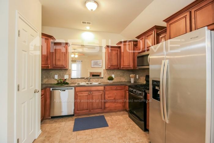 2216 Nw 172nd St - Photo 2 of 17