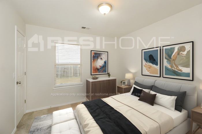 2216 Nw 172nd St - Photo 6 of 17