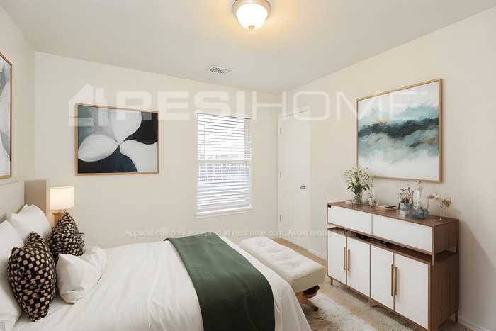 2216 Nw 172nd St - Photo 7 of 17