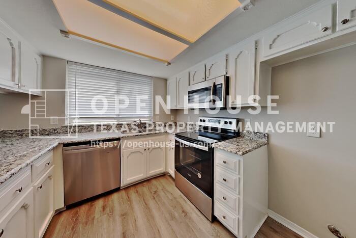 6420 Meadowlark Ln E - Photo 6 of 27