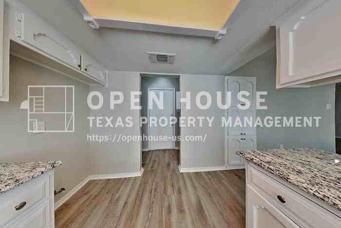 6420 Meadowlark Ln E - Photo 7 of 27