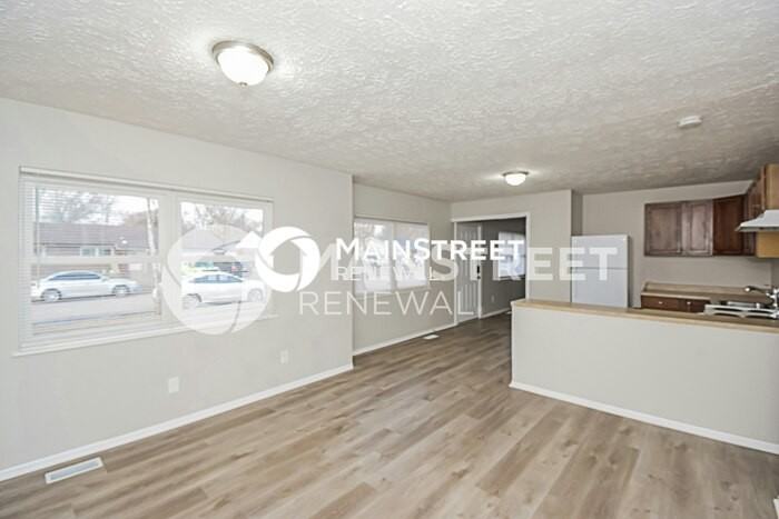 9413 Rochelle Dr - Photo 4 of 16