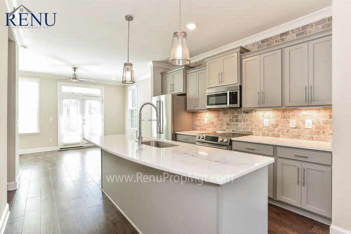 3153 Long Blvd - Photo 4 of 18