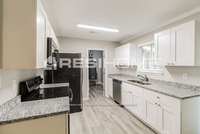 8825 E Bourne Dr - Photo 2 of 17