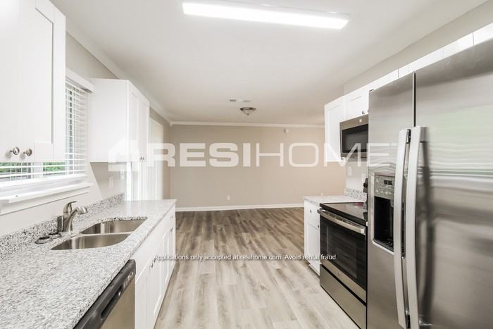 8825 E Bourne Dr - Photo 3 of 17