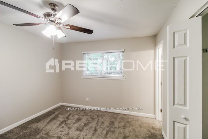 8825 E Bourne Dr - Photo 7 of 17