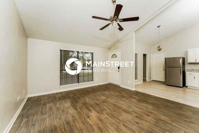 4248 Driscoll Dr - Photo 3 of 16