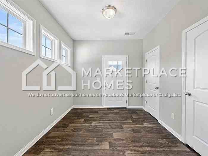 554 Vining Ln - Photo 4 of 37